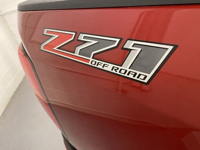 Used 2016 Red Chevrolet Z71 image 36