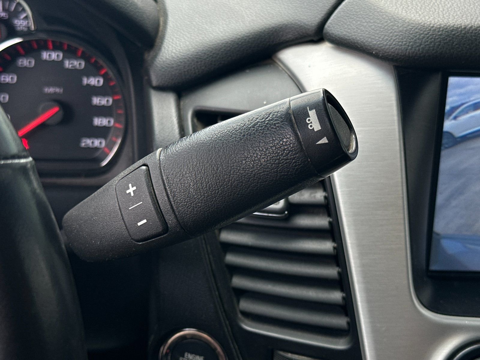 Used 2015 Iridium Metallic GMC SLT image 20