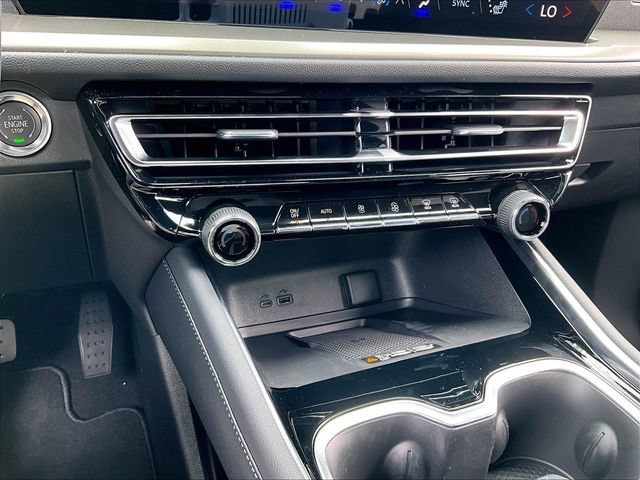 2027 Chevrolet Traverse LT - Photo 24