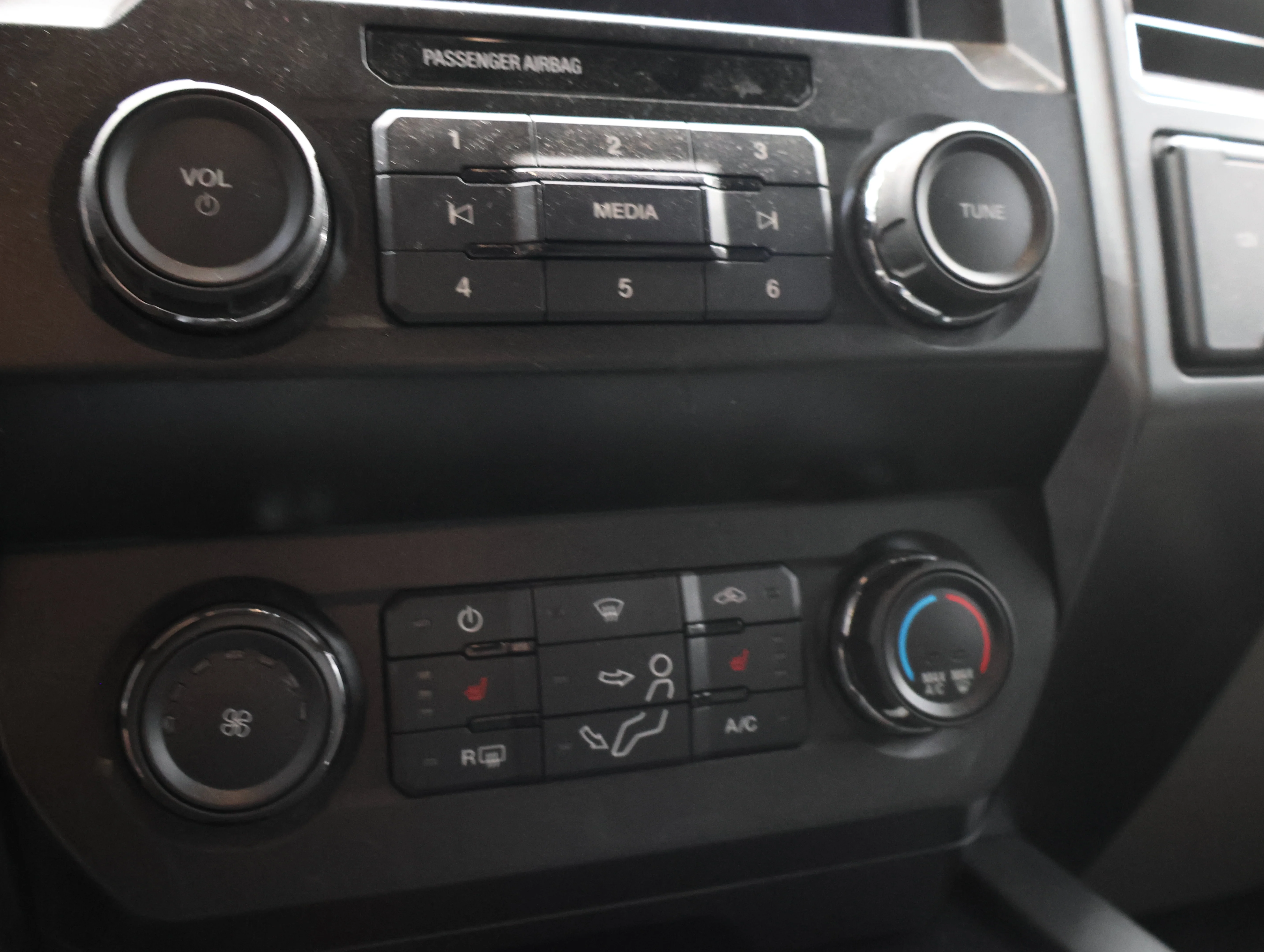 Used 2021 Agate Black Metallic Ford XLT image 51