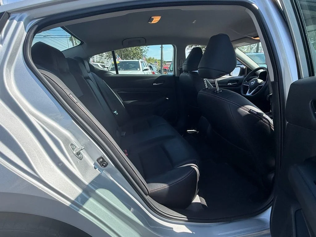 Used 2021 Silver Nissan 2.5 SR image 13