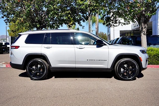 New 2026 Silver Zynith Jeep Limited image 6