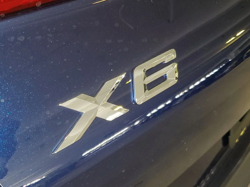 New 2027 Tanzanite Blue II Metallic BMW xDrive40i image 6