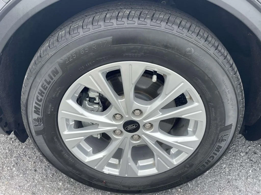 Used 2026 CARBONIZED GRAY METALLIC Ford Active image 7