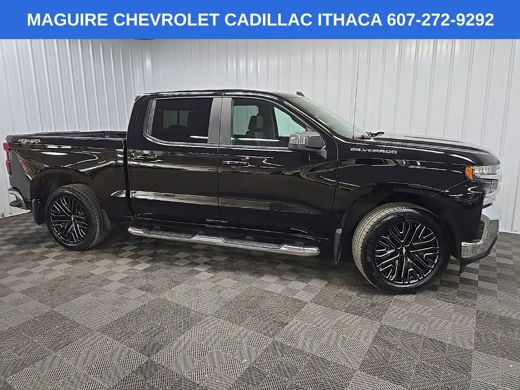 Used 2019 BLACK Chevrolet LT image 1