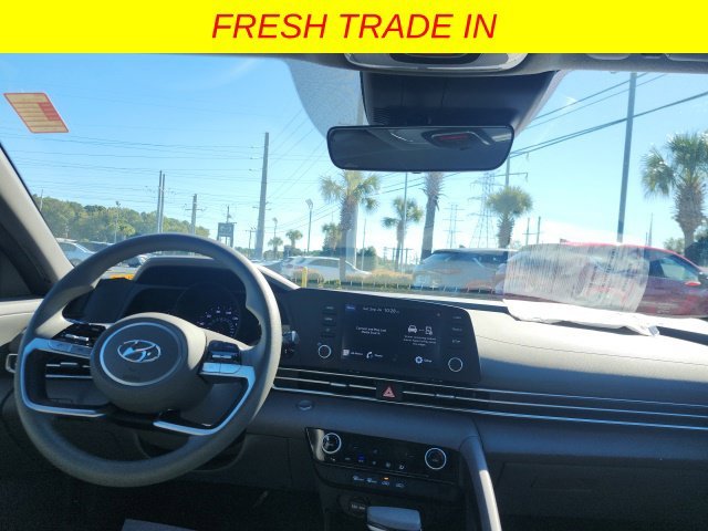 Used 2023 Black Hyundai SEL image 15
