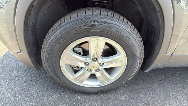 Used 2018 NIGHTFALL GRAY METALLIC Chevrolet LT image 9
