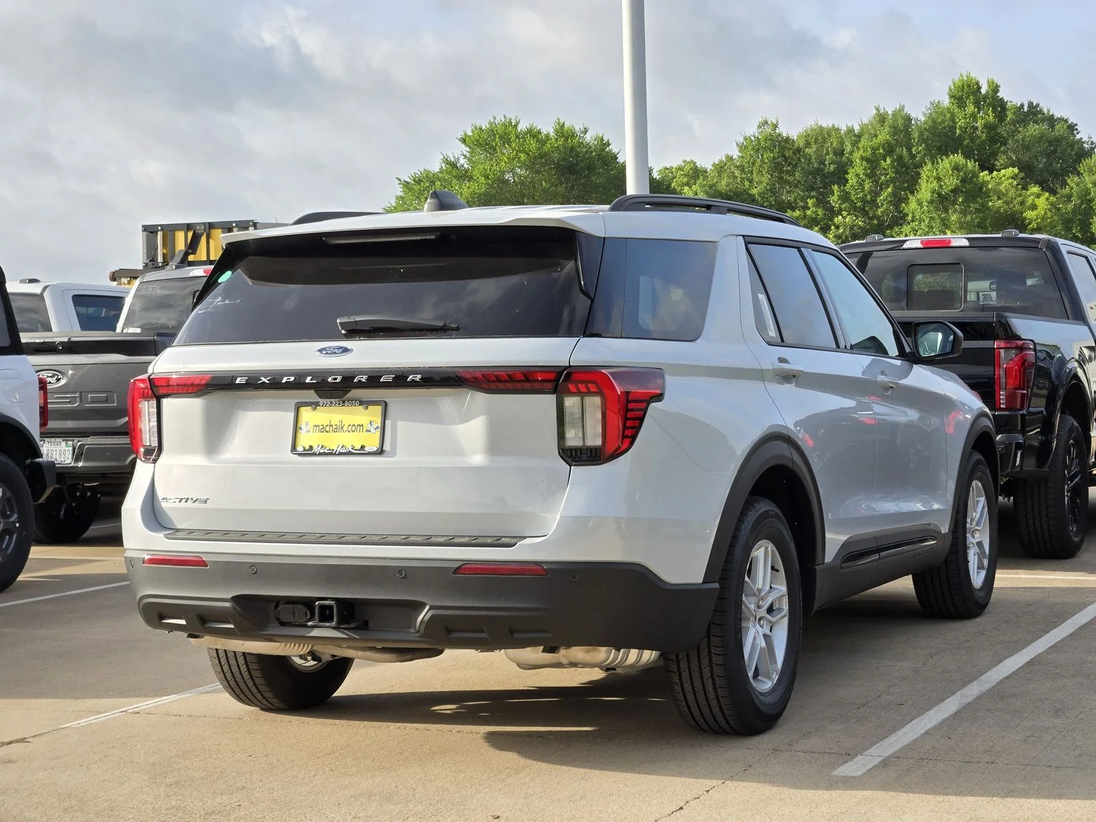 New 2026 Space White Metallic Ford Active image 4