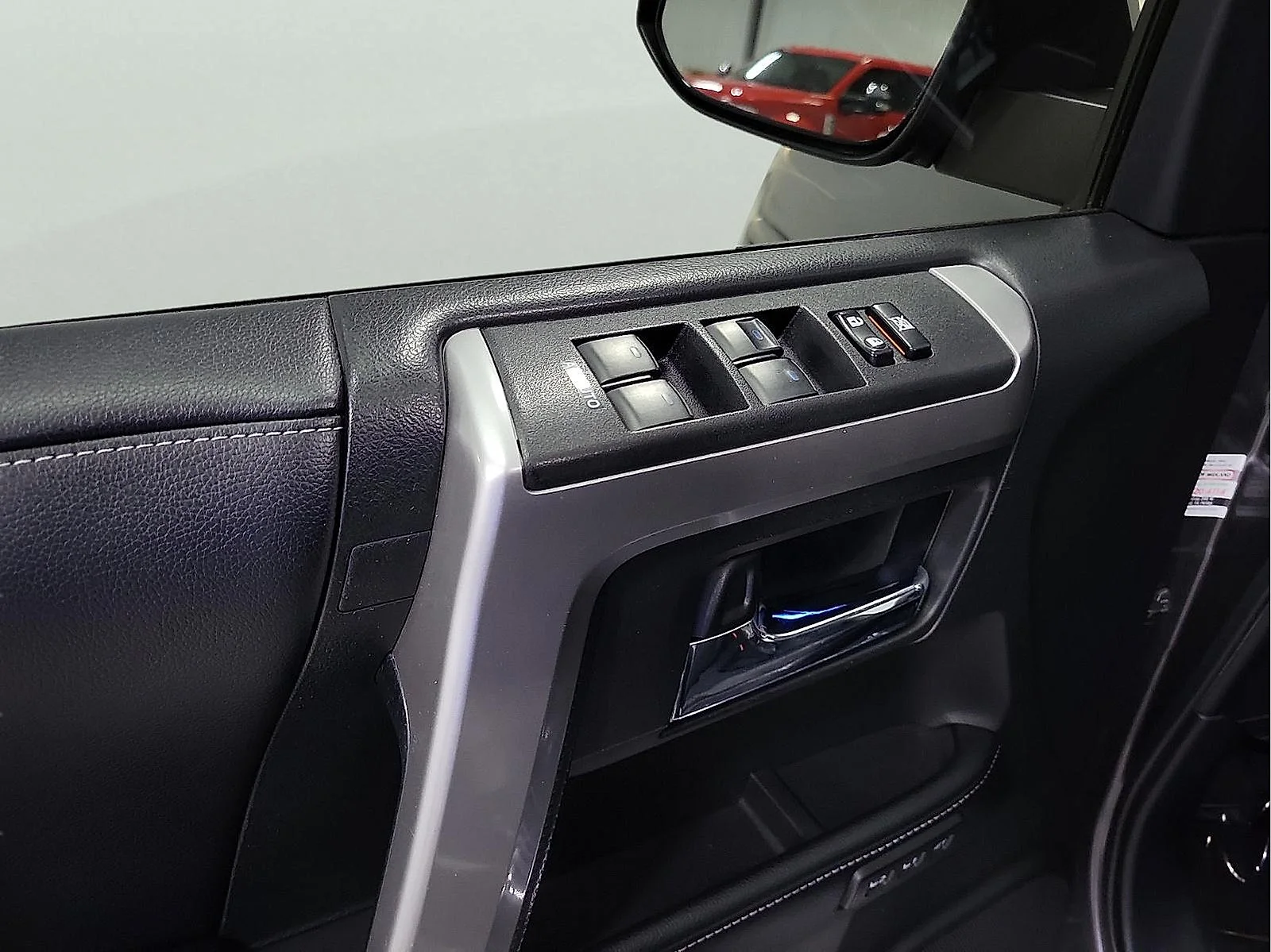 Certified Used 2018 Gray Toyota Limited image 10