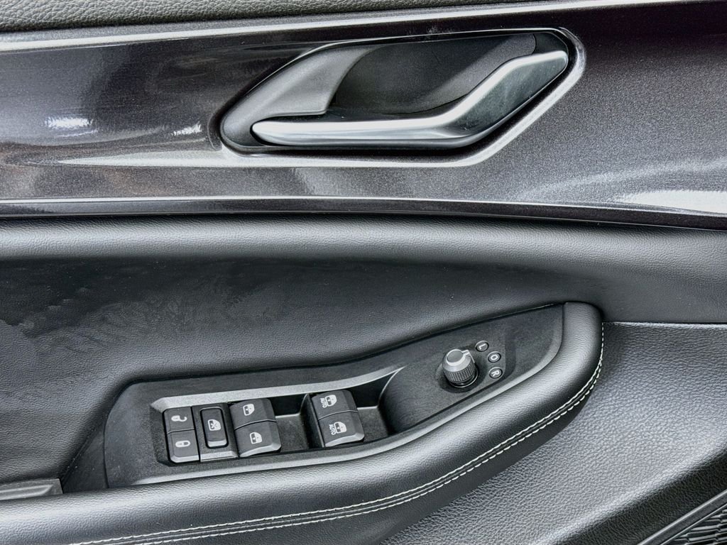 Used 2023 Silver Jeep Altitude X image 21