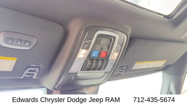 New 2026 Diamond Black Crystal Pearl-Coat Exterior Paint RAM Laramie image 29