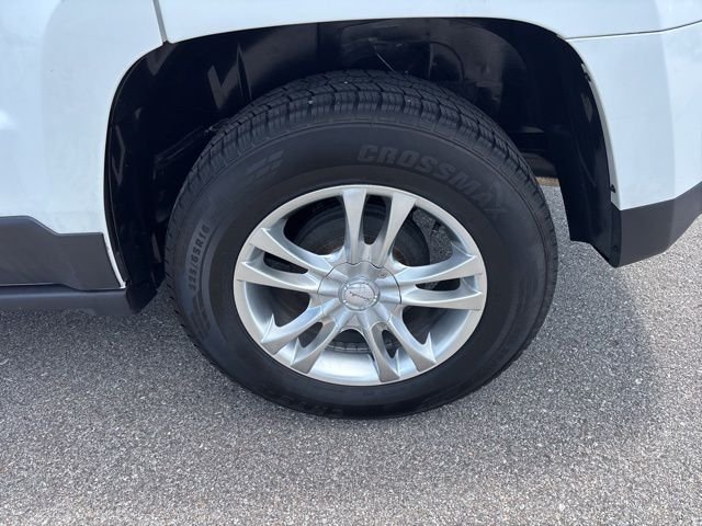Used 2016 White Jeep Sport image 10