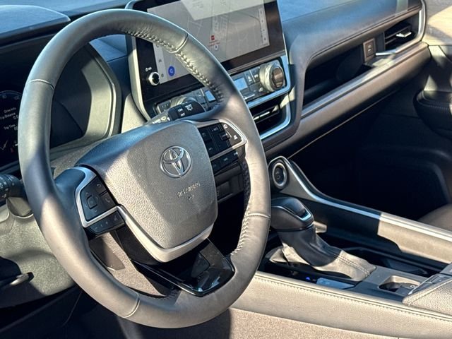 Used 2025 White Toyota Limited image 19