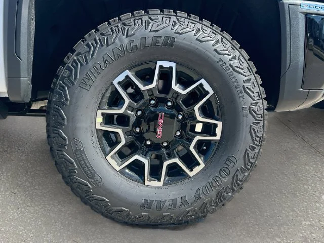 2026 GMC Sierra 2500HD AT4X - Photo 19