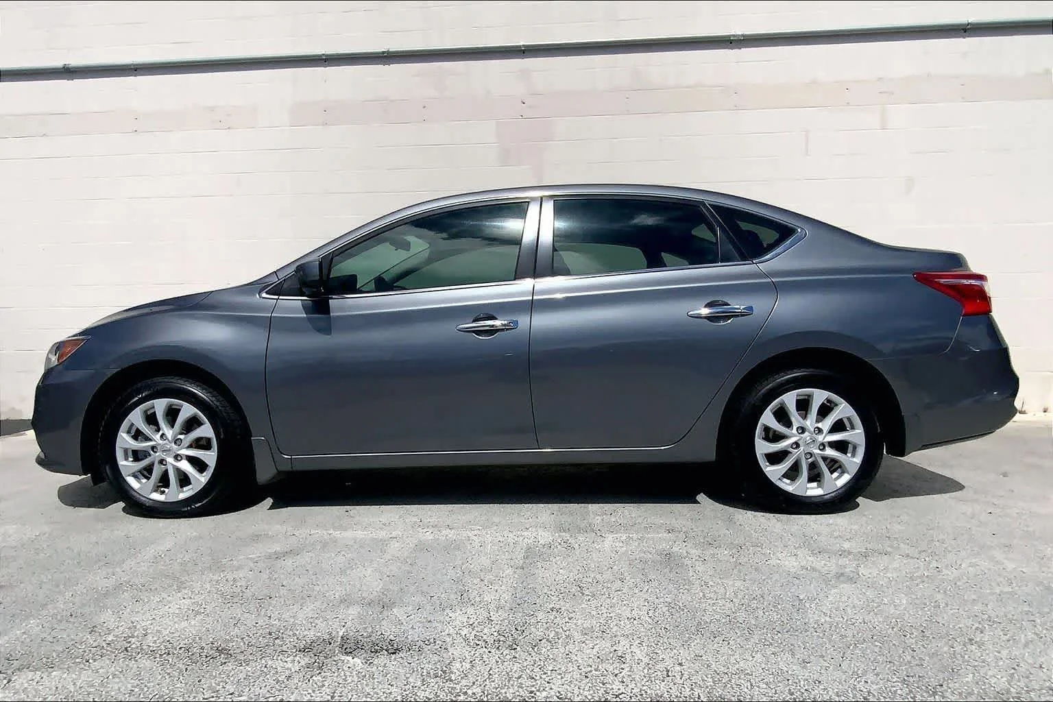 Used 2018 Gray/gray Nissan SV image 3