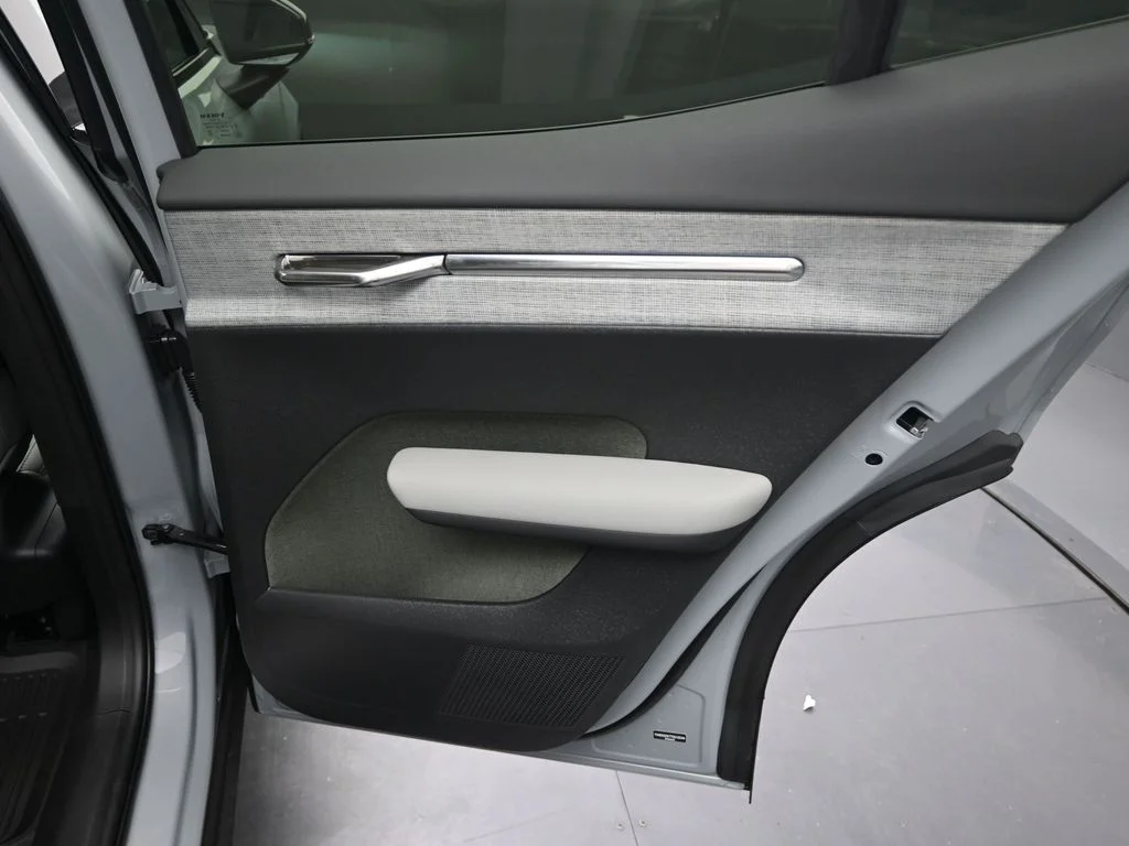 New 2026 Vapour Grey Volvo Twin Motor Performance Plus image 19