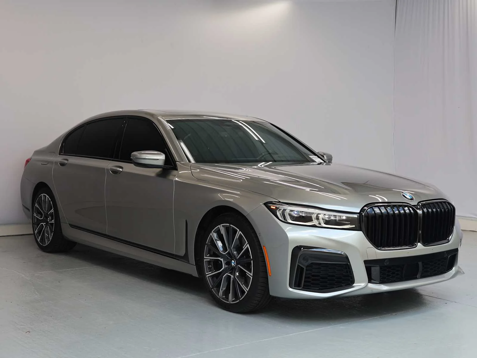 Certified Used 2022 Donington Gray Metallic BMW 750i xDrive image 4