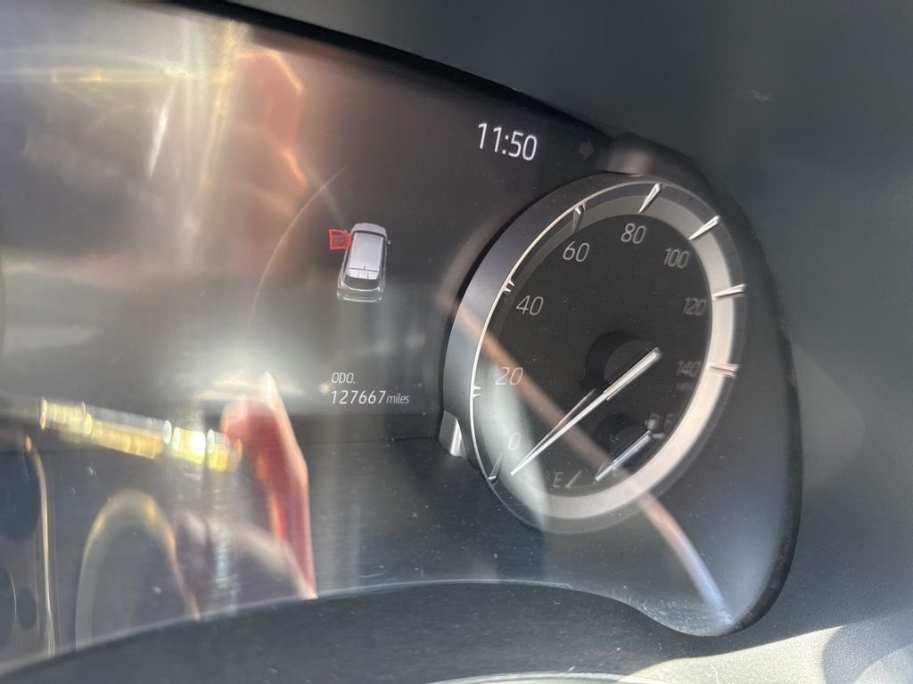 Used 2022  Toyota Limited image 4