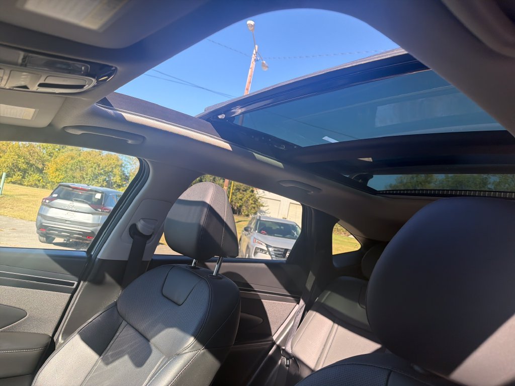 Used 2024 Silver Hyundai SEL Convenience image 24