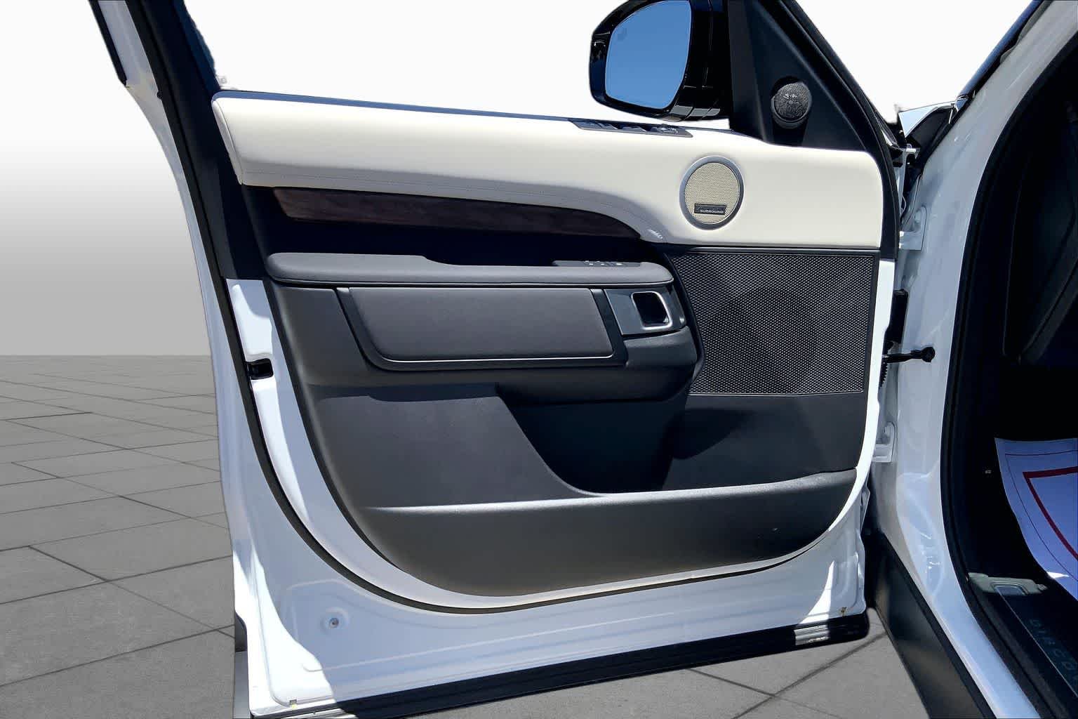 New 2026 Fuji White Land Rover S image 10