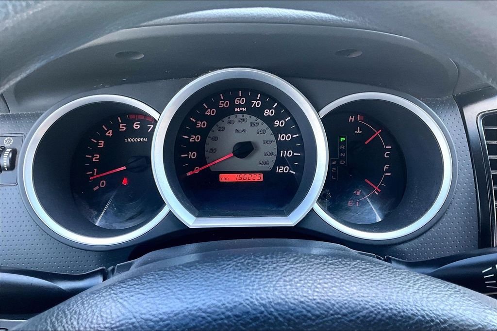 Used 2005 Beige Toyota Base image 19