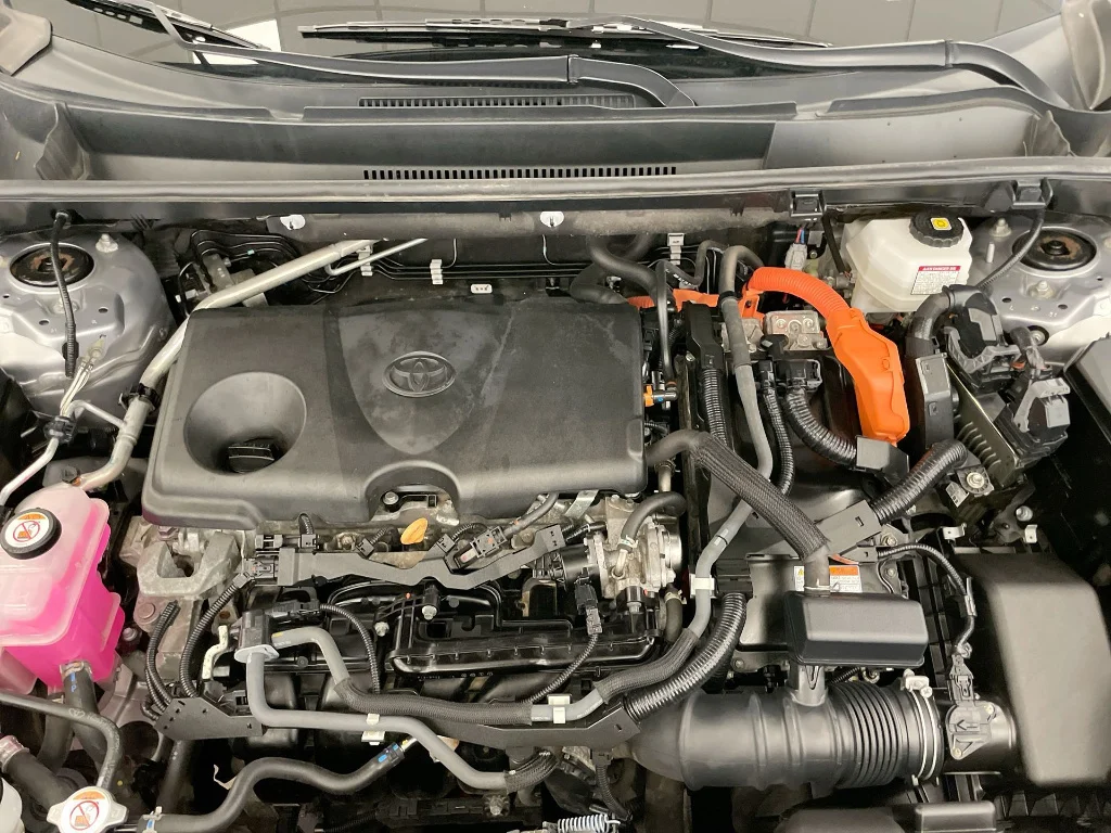 Used 2022 Silver Sky Metallic Toyota XLE image 31