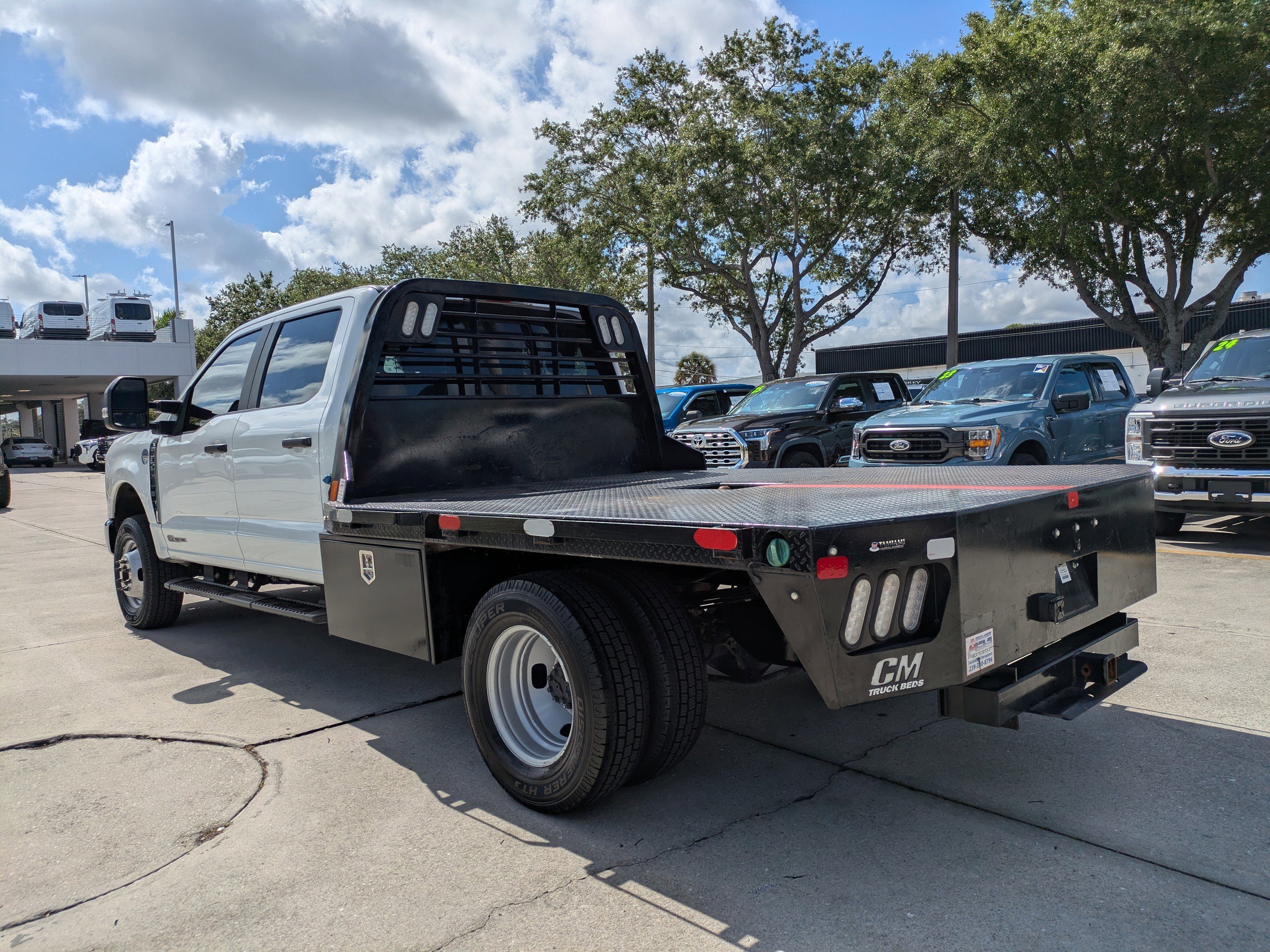 Used 2024 Oxford White Ford XL image 6