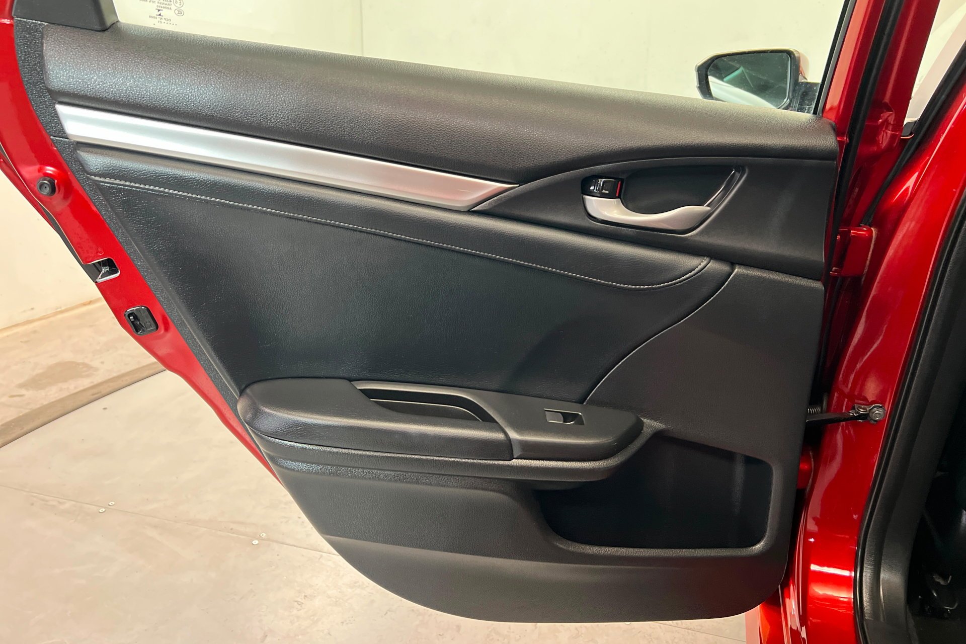 Used 2021 Red Honda EX-L image 19