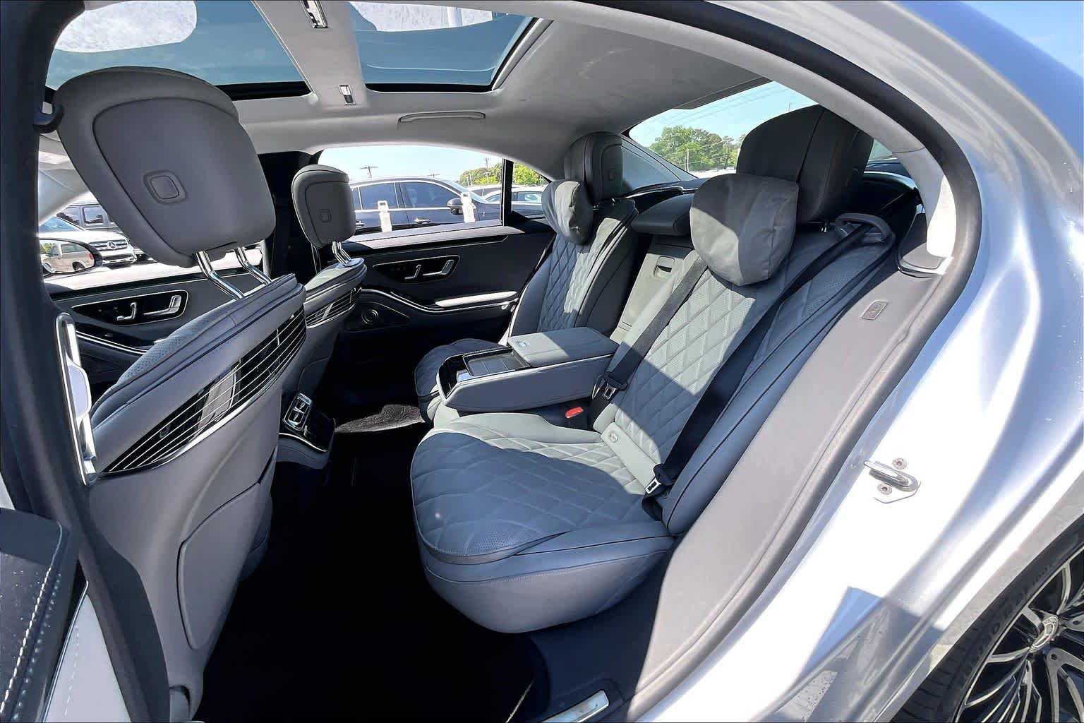Used 2022 Cirrus Silver Mercedes-Benz S 580 image 21