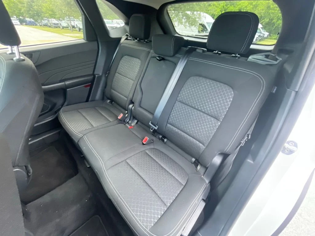 Certified Used 2025 Oxford White Ford Active image 9