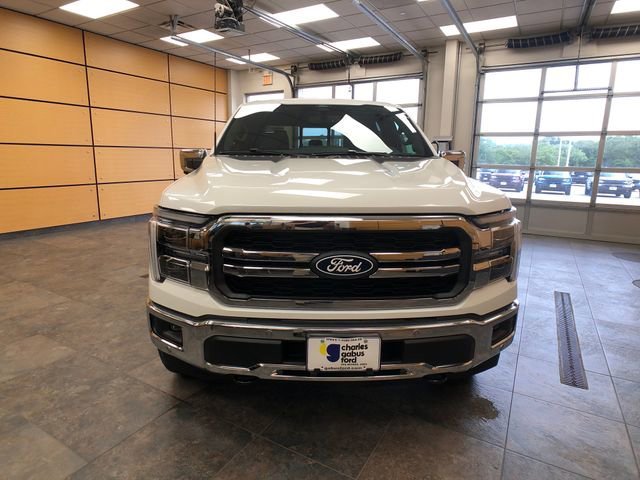 New 2026 Star White Metallic Tri-Coat Ford LARIAT image 2