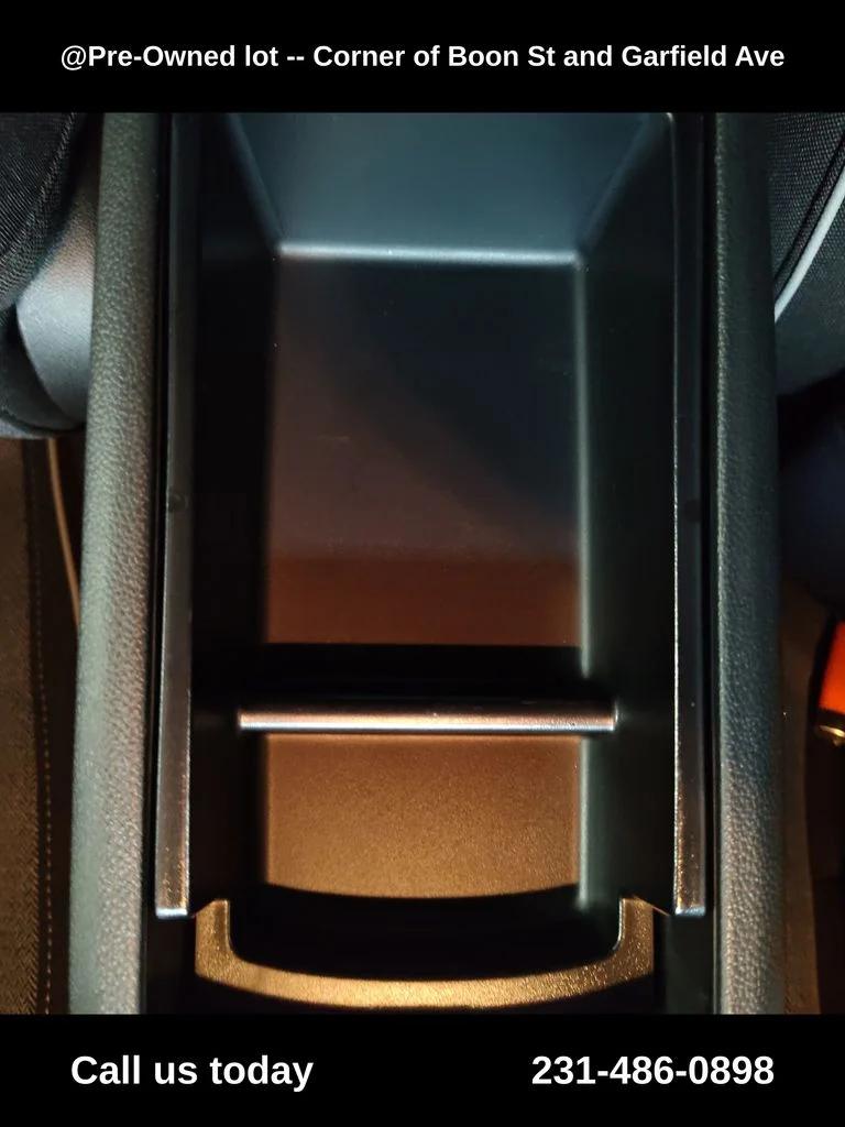 Used 2022 Red Chevrolet LT image 26