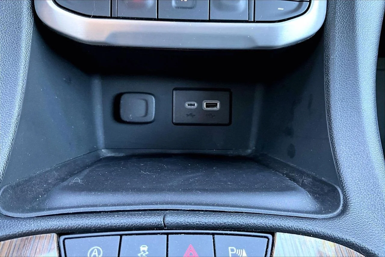 Used 2023 Black GMC SLE image 16