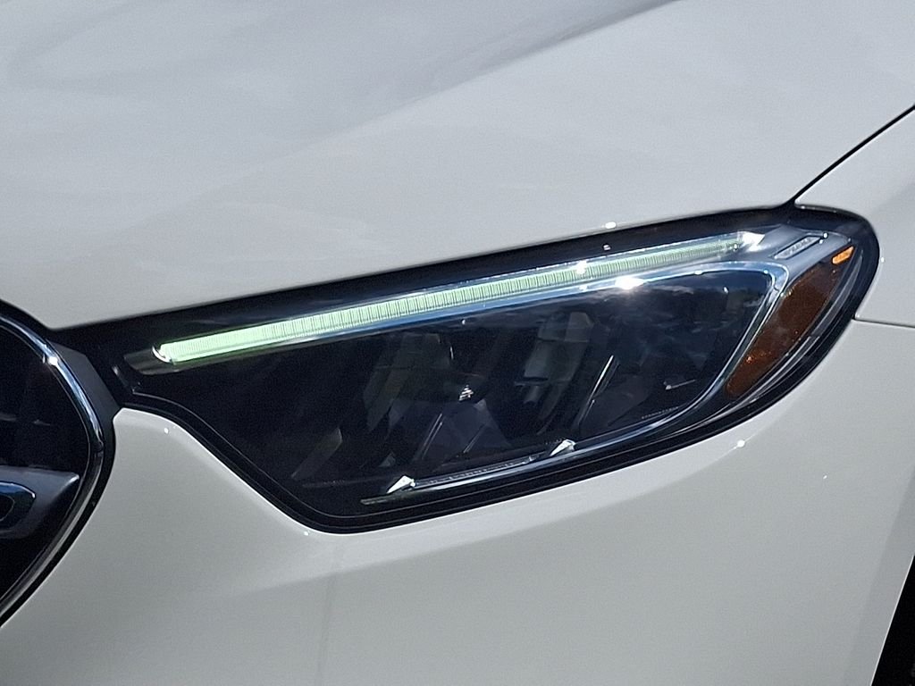 New 2026 Polar White Mercedes-Benz GLC 300 image 6