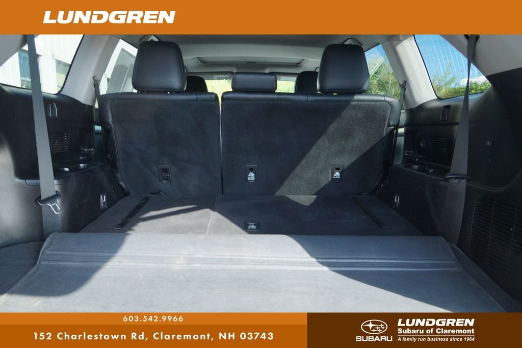 Used 2018 Silver Toyota XLE image 38