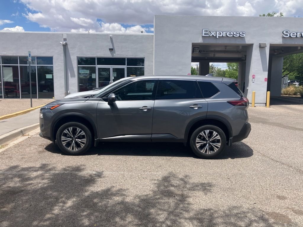 Used 2021 Gray Nissan SV image 4