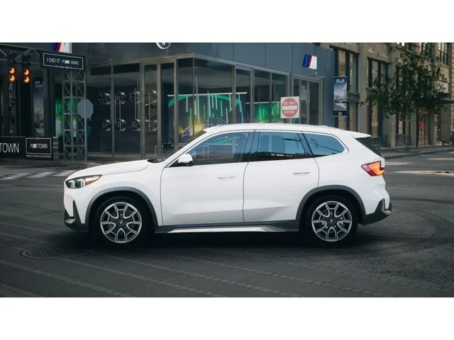 Used 2026 Alpine White BMW xDrive28i image 4