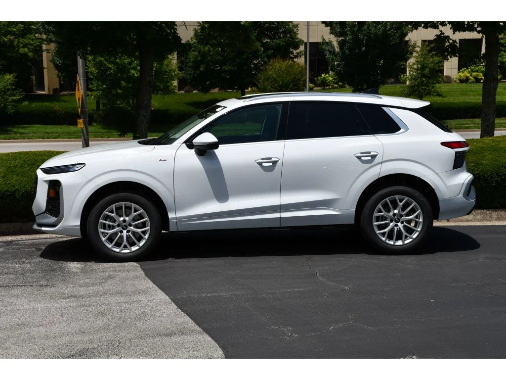 New 2026 Glacier White Metallic Audi S line image 7