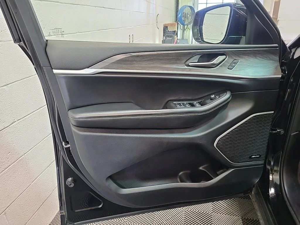 Used 2021 Black Jeep Limited image 8