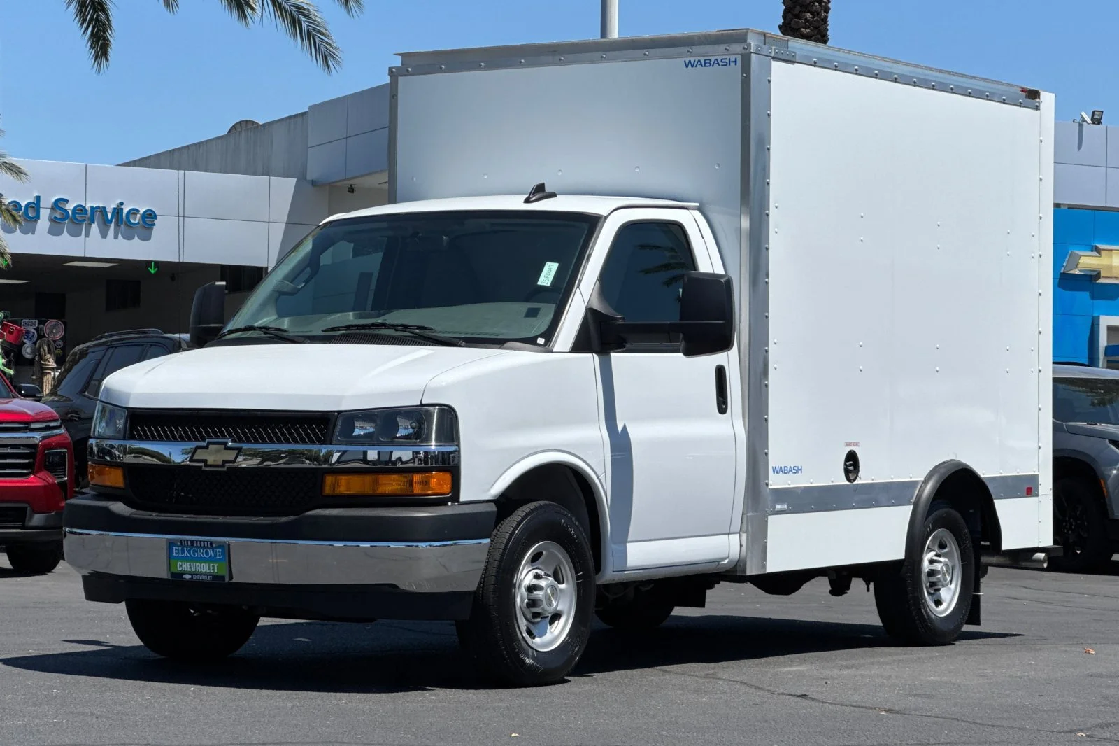 2025 Chevrolet Express Cutaway 3500 1WT view 7