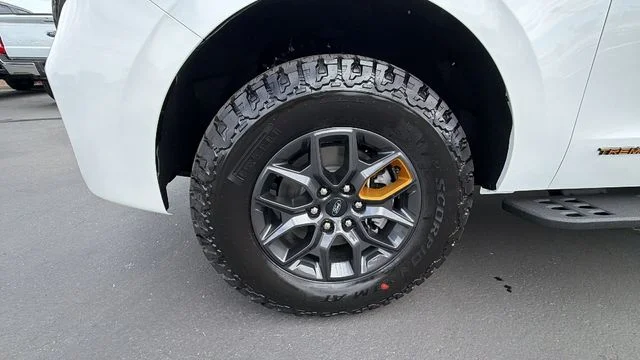 New 2027 Star White Metallic Tri-Coat Ford Tremor® image 10