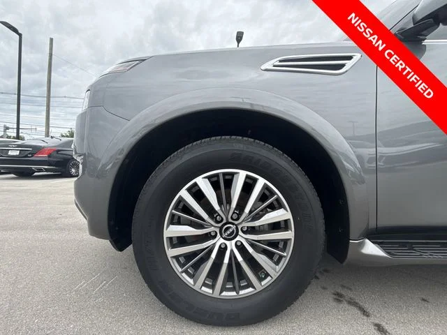 Used 2023 Gray Nissan SL image 10