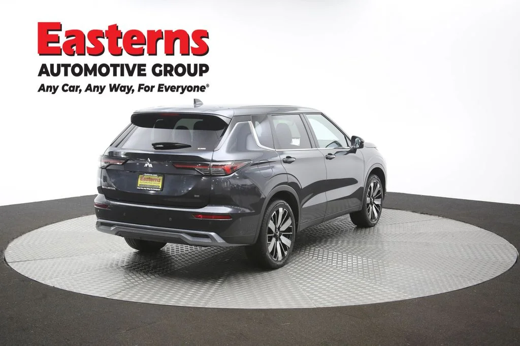 Used 2025 Gray Mitsubishi SE image 35