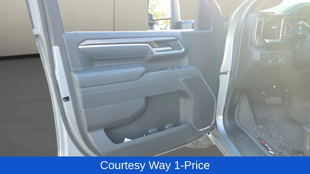 Used 2025 Gray Chevrolet LT image 13