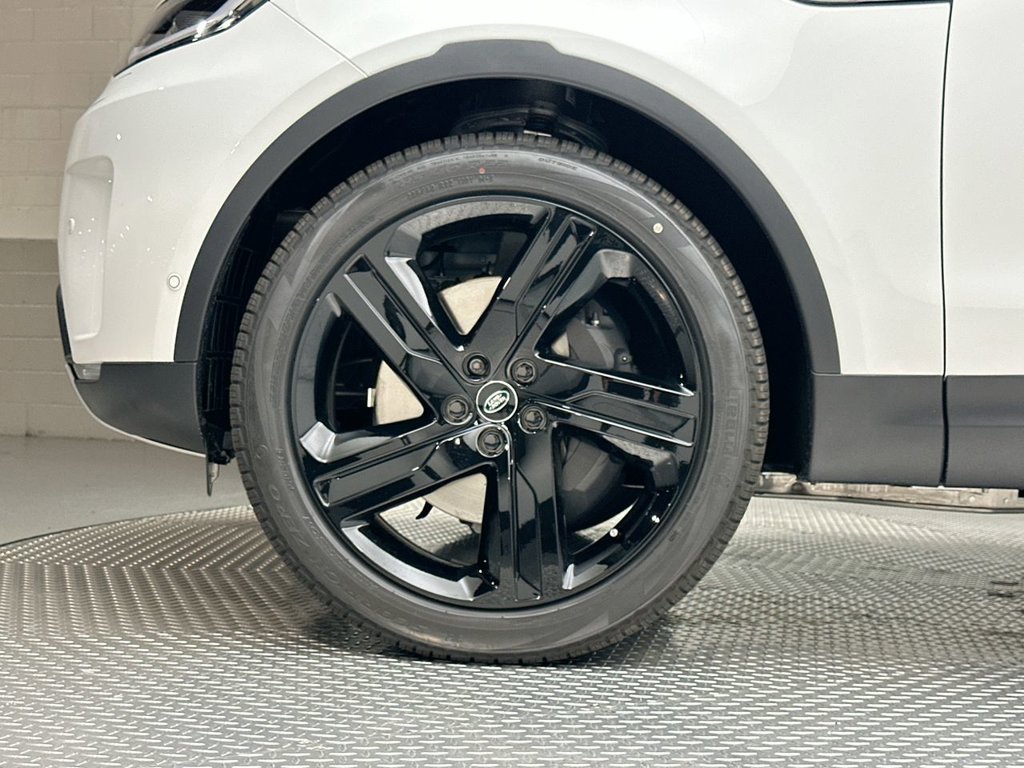 New 2027 Fuji White Land Rover S image 5