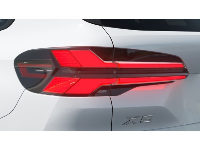 New 2026 Mineral White Metallic BMW X5 40i image 8