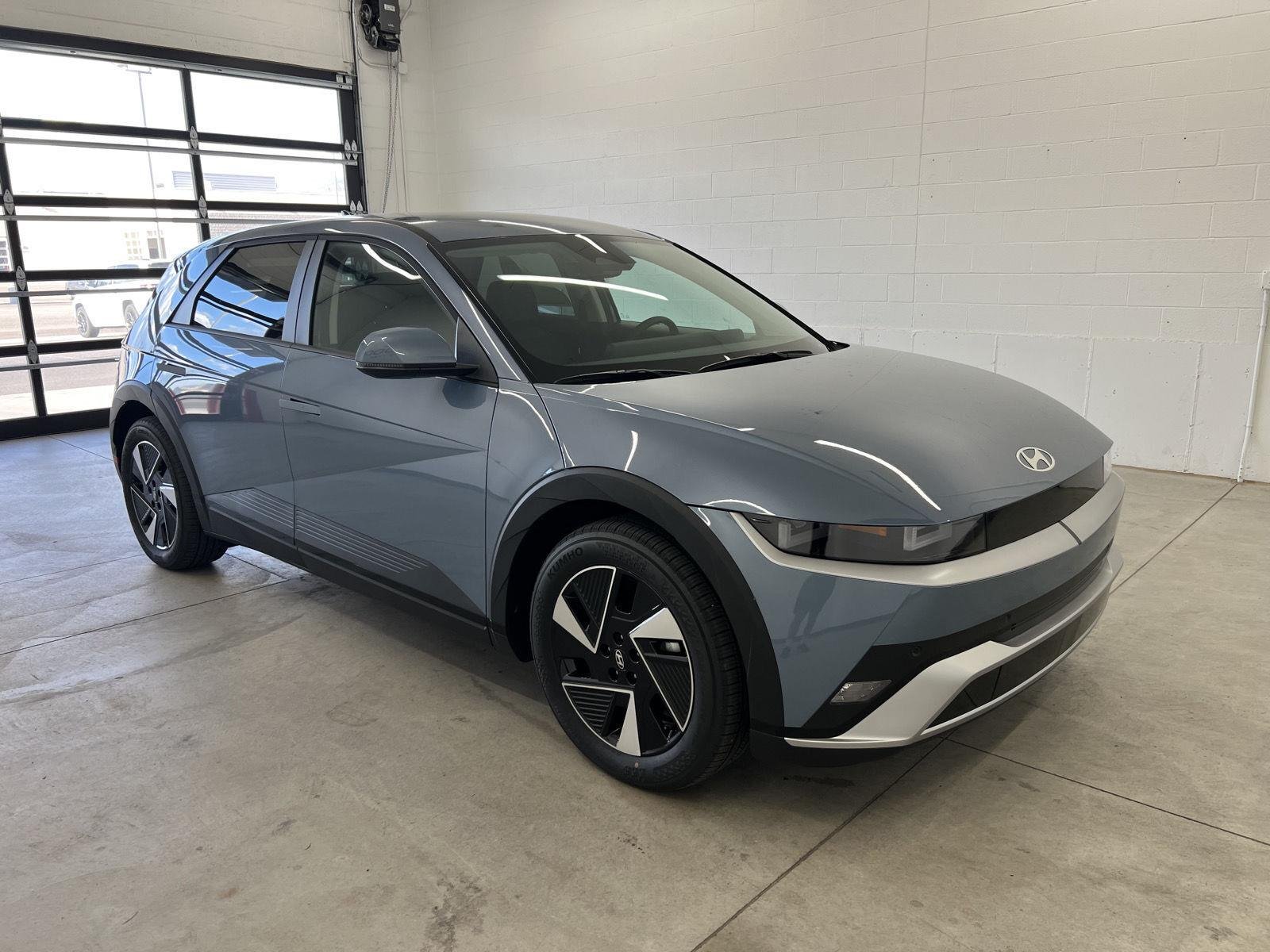 New 2026 Lucid Blue Hyundai SEL image 5