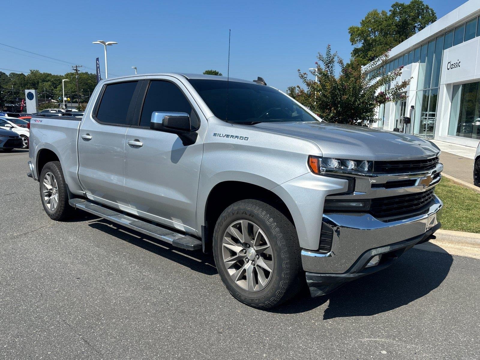 Used 2019 Silver Ice Metallic Chevrolet LT image 7