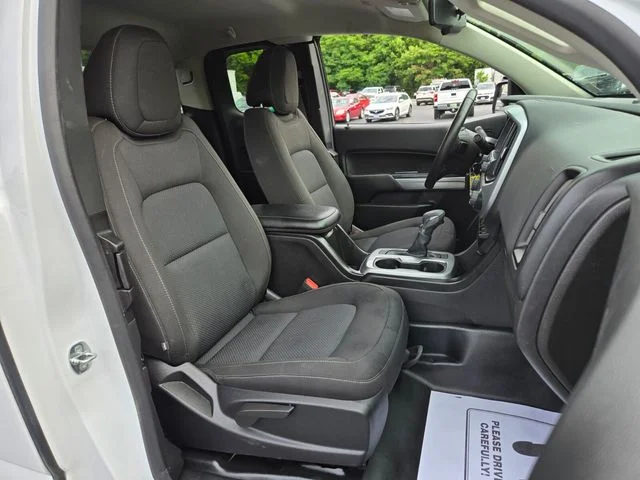 Used 2022 White Chevrolet LT image 17