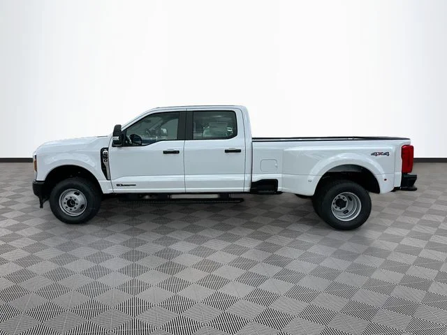 New 2026 Oxford White Ford XL image 3